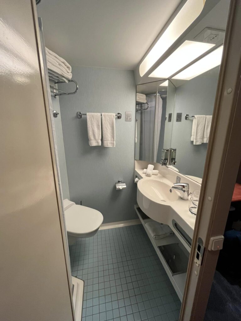 4-Person Inside Cabin - Pride of America Cruise Ship