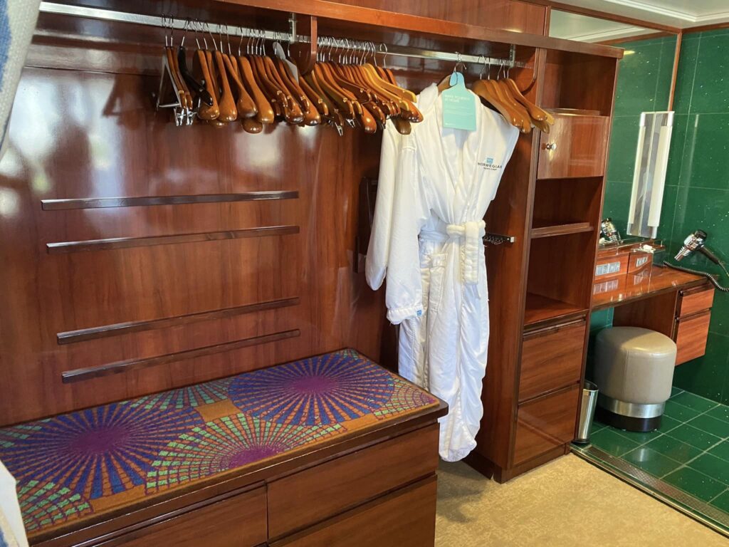 Cabin 10000 - Pride of America Cruise Ship