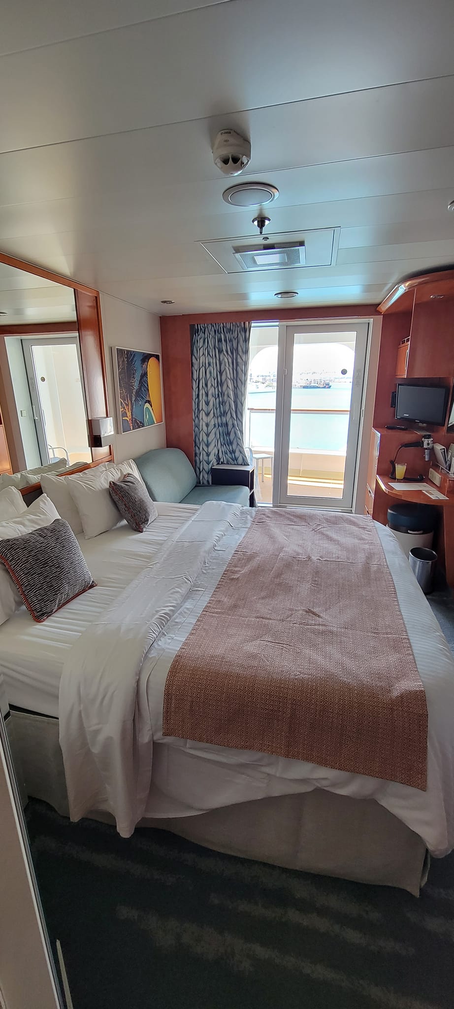 9502 Cabin Photo – Pride of America Cruise Ship – Cabin or Suite- Updated: 2024